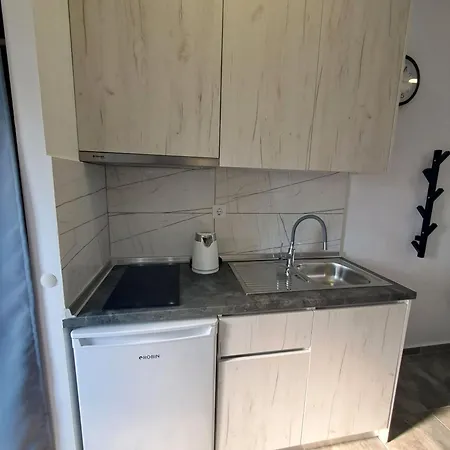 Apollon Luxury 4* Vrasná